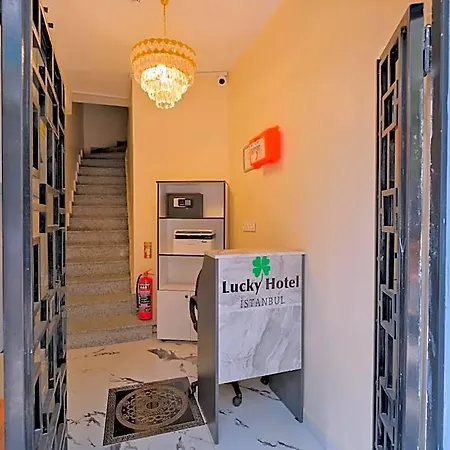 Hotel Lucky *