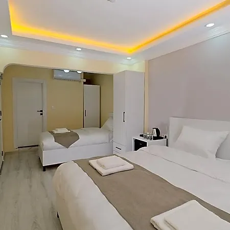Lucky Hotel