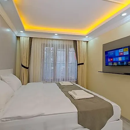 Lucky Hotel